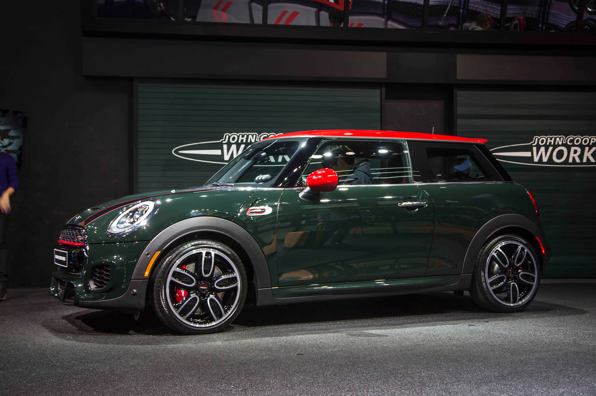 2015 Mini John Cooper Works Hardtop Shown Before Detroit Debut